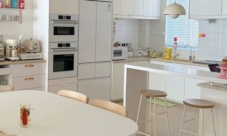 답답했던 30평대 구축 주방 내력벽 끼고 대면형 구조로 재탄생한 실제 사례